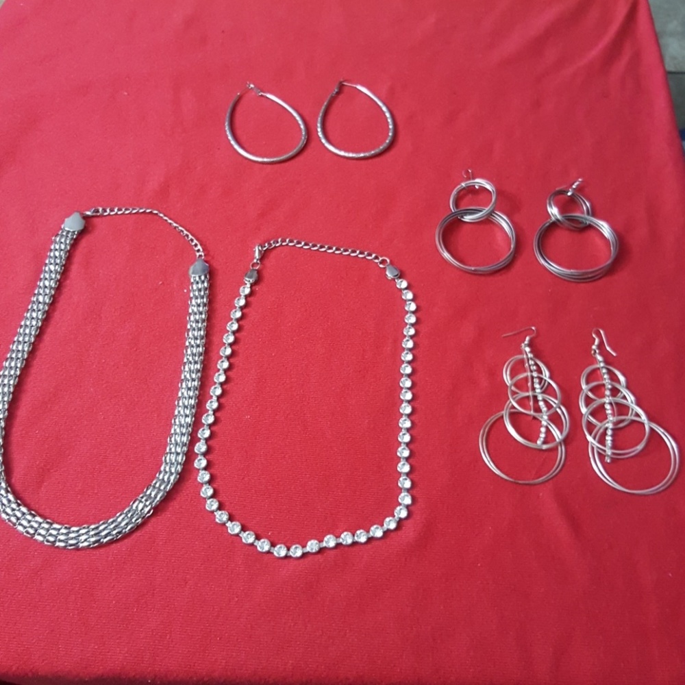 🎀BOGO HALF OFF🎀 Silver jewelry lot